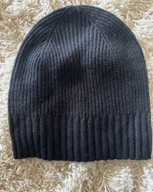 Black Ribbed Knit Beanie Unisex Winter Hat Classic Cuffless Soft Stretch